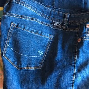 Women’s slim boot jeans